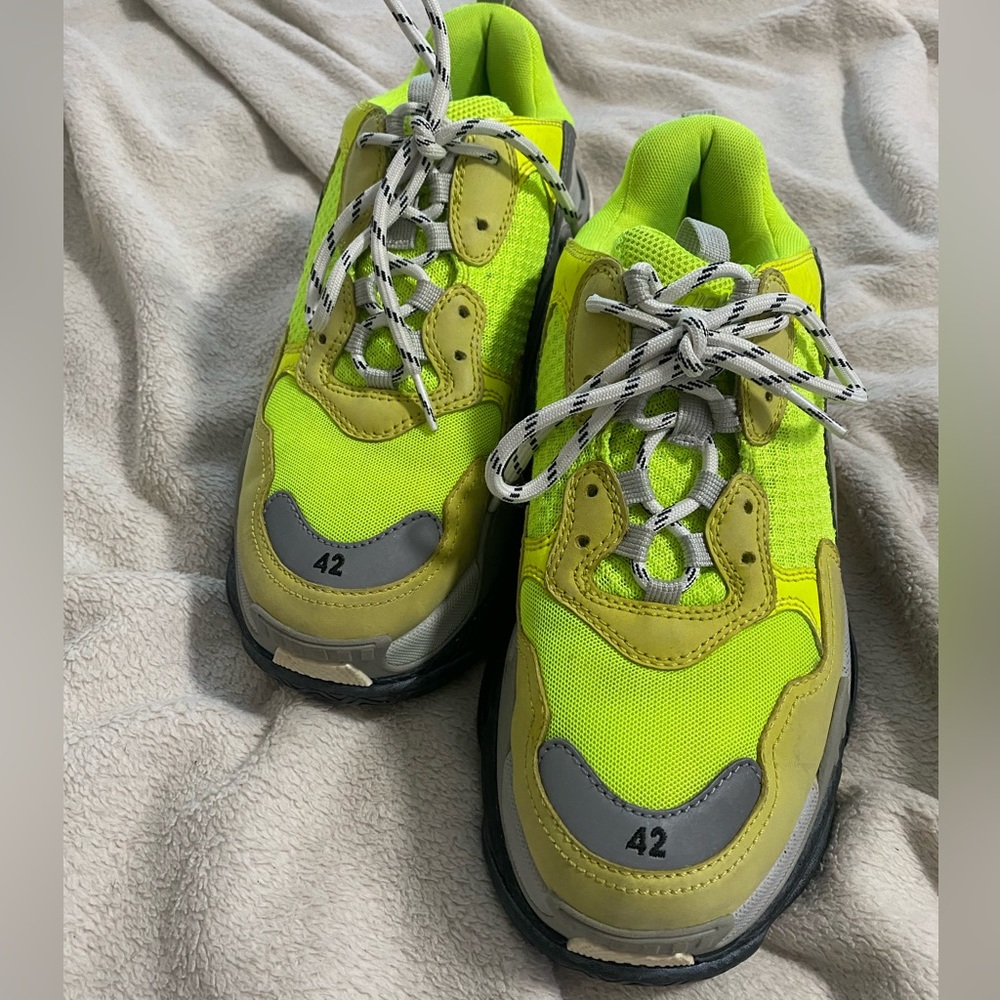 Balenciaga Tripple S - used in fine condition - not ragged - with box